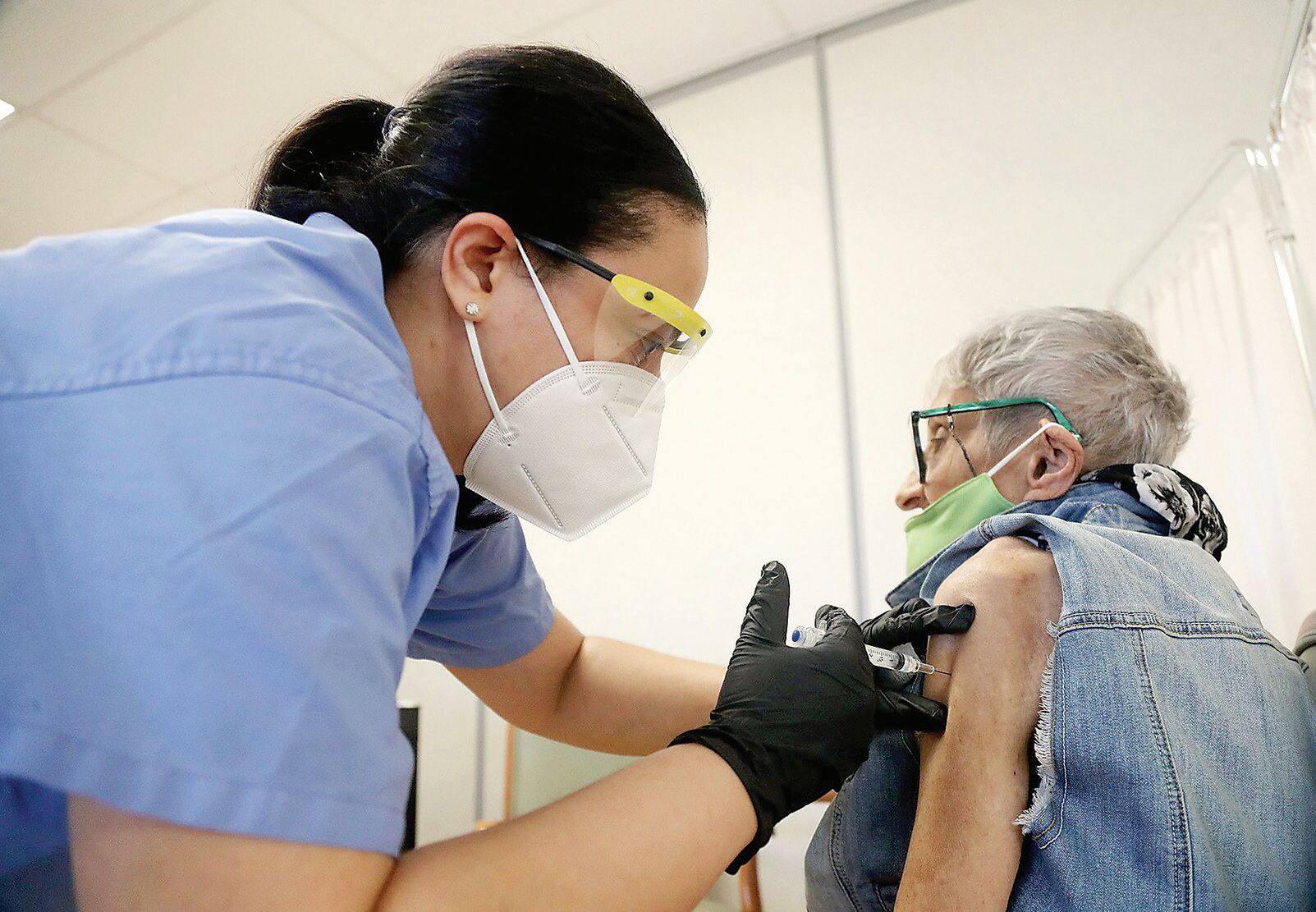 Florida nursing home workers lag in vaccinations